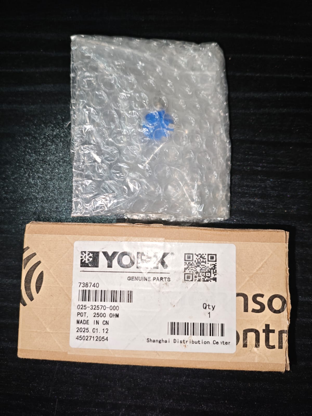 025-32570-000
